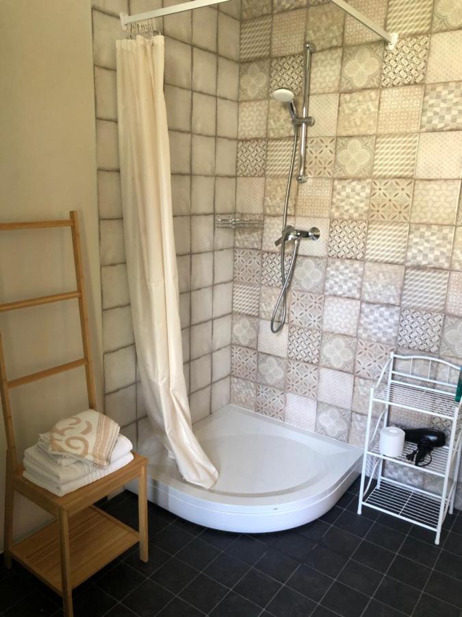 Sisters Beach Apartments Лиепая Экстерьер фото