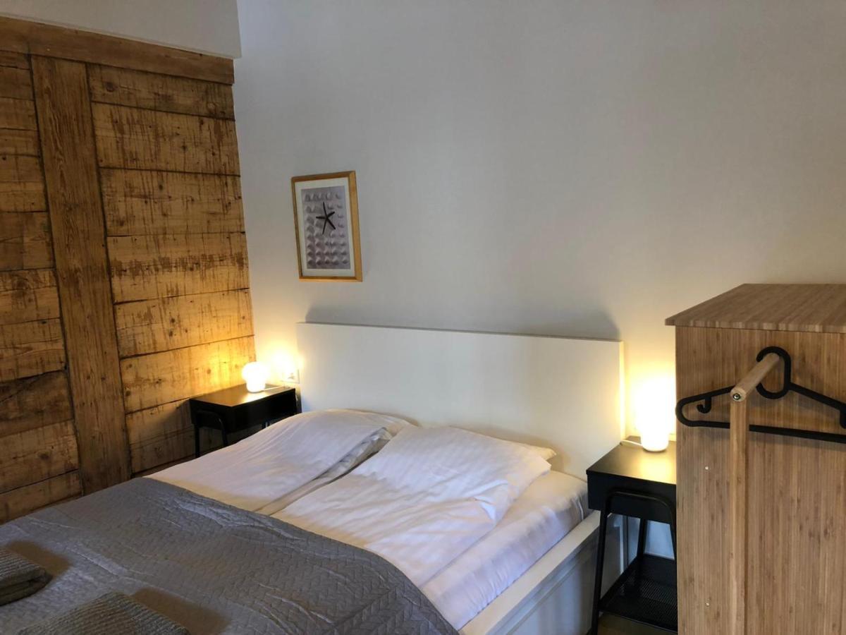 Sisters Beach Apartments Лиепая Экстерьер фото