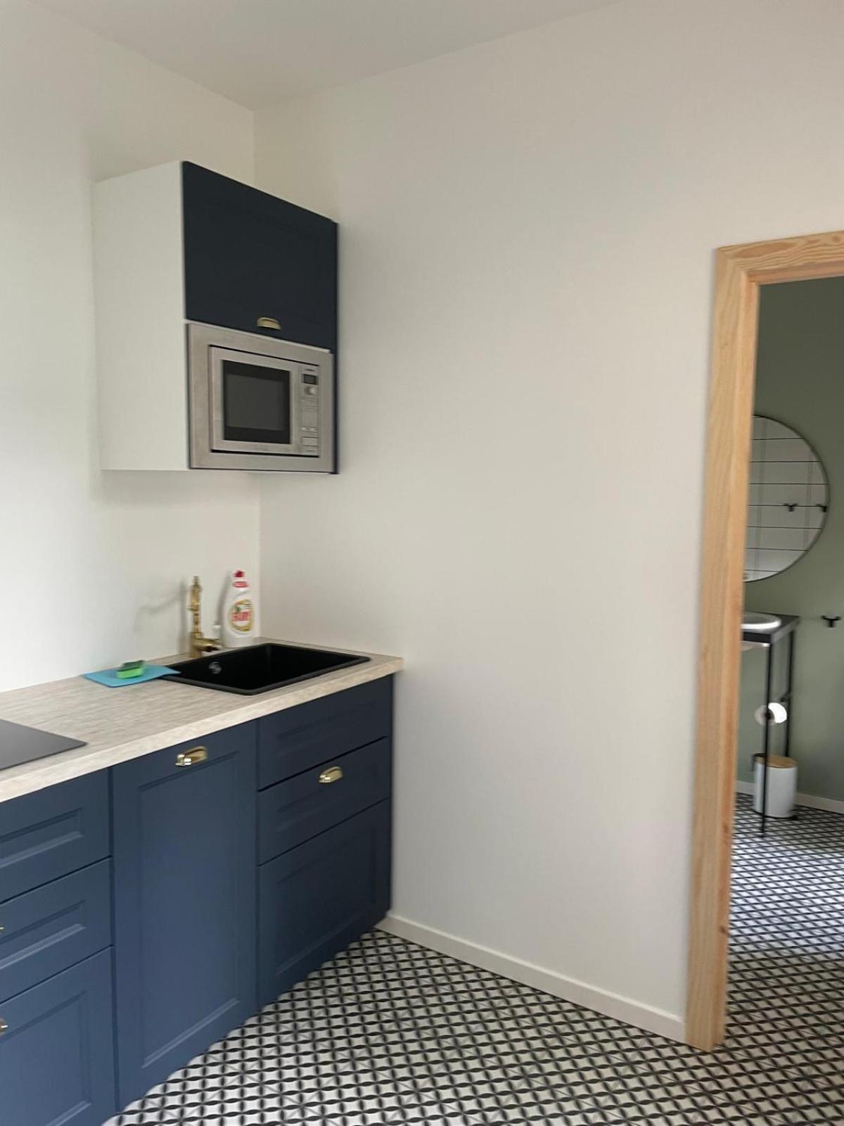 Sisters Beach Apartments Лиепая Экстерьер фото